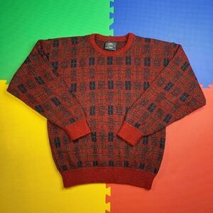 Vintage crewneck sweater pullover with a beautiful pattern on a Jantzen tag size